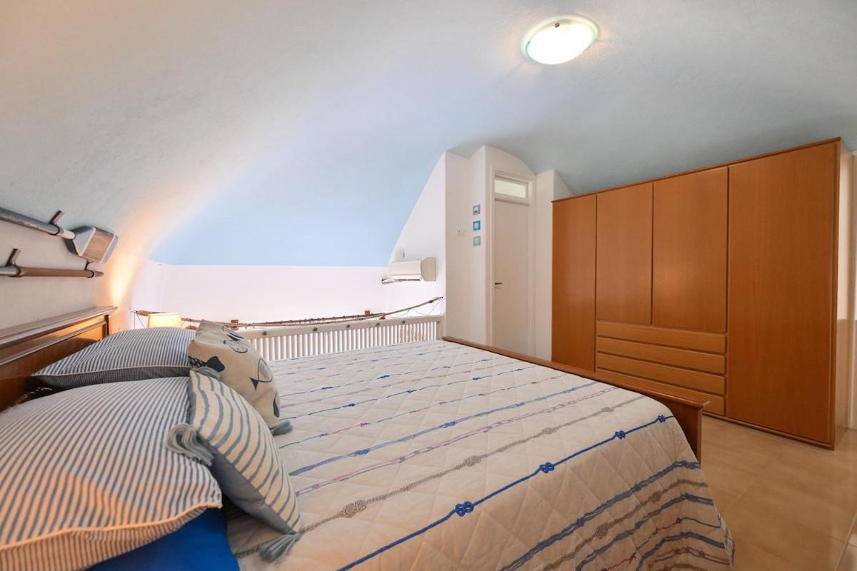 Beach House Isquia Exterior foto