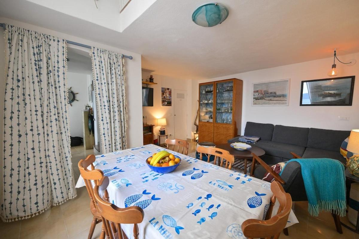 Beach House Isquia Exterior foto